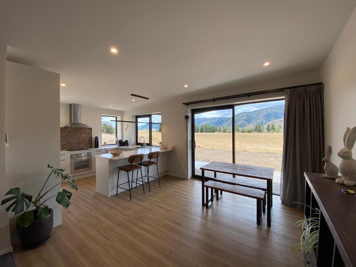 Relax In Rural Wanaka Villa Queensberry Exterior photo