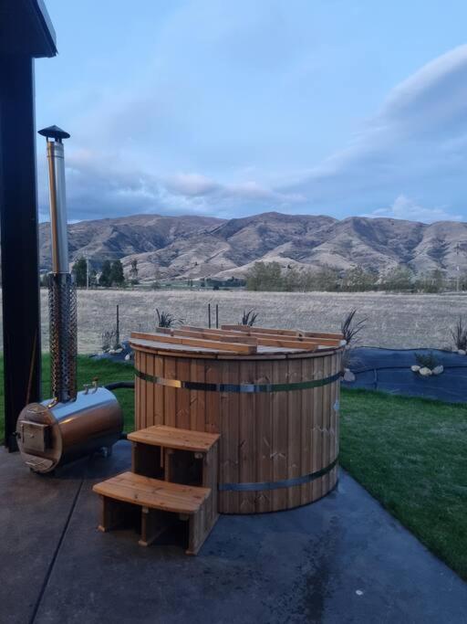 Relax In Rural Wanaka Villa Queensberry Exterior photo